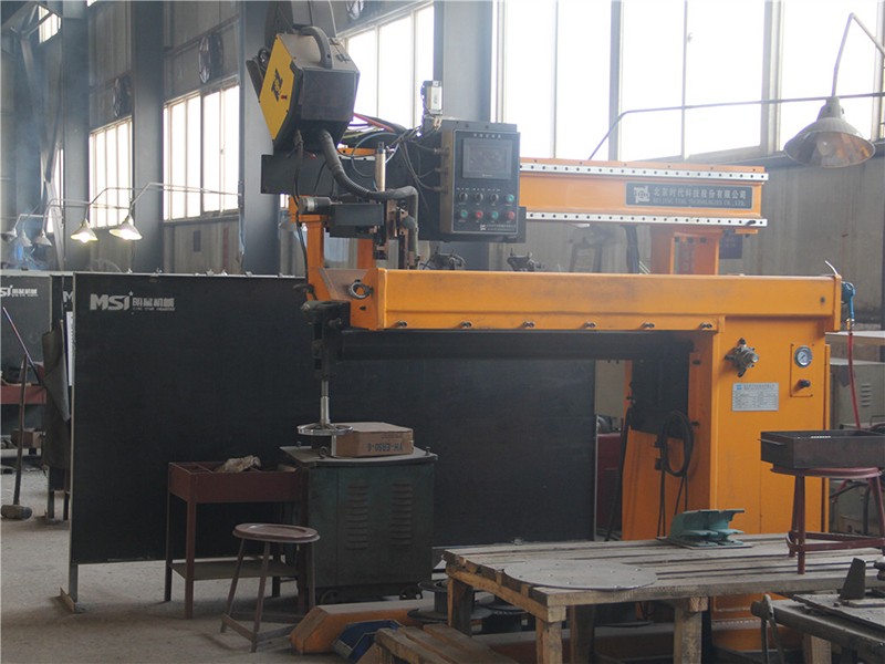 直缝自动焊--焊接设备